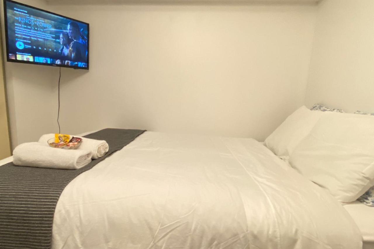 Toronto Bed & Breakfast - Free Parking Bagian luar foto