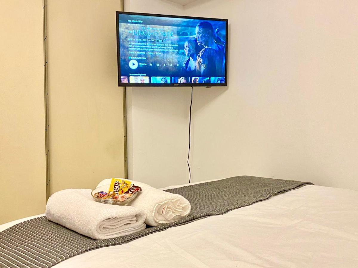 Toronto Bed & Breakfast - Free Parking Bagian luar foto
