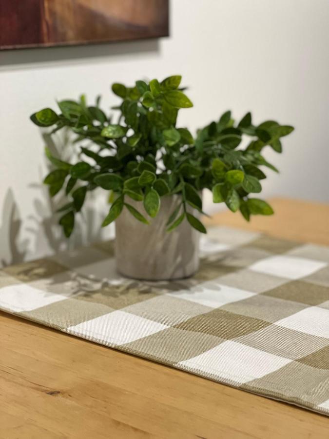 Toronto Bed & Breakfast - Free Parking Bagian luar foto