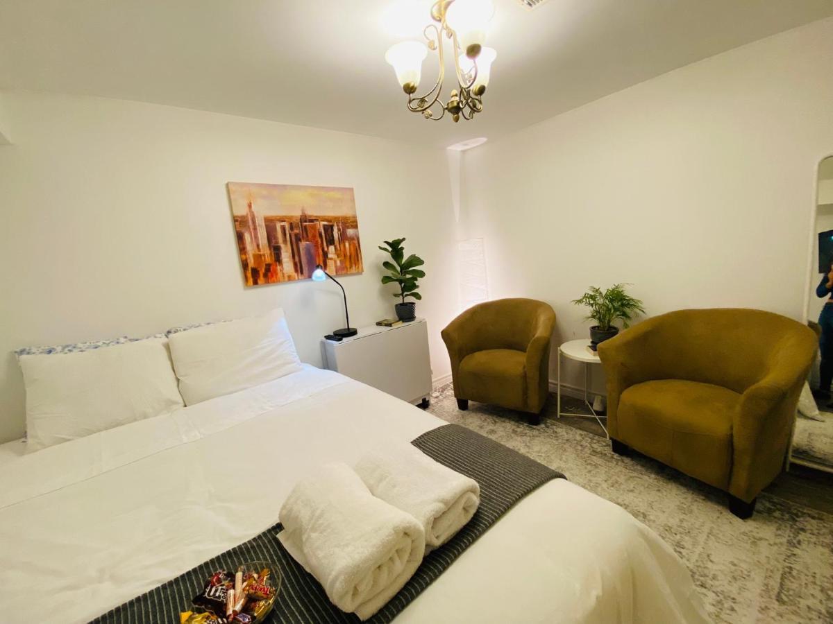 Toronto Bed & Breakfast - Free Parking Bagian luar foto