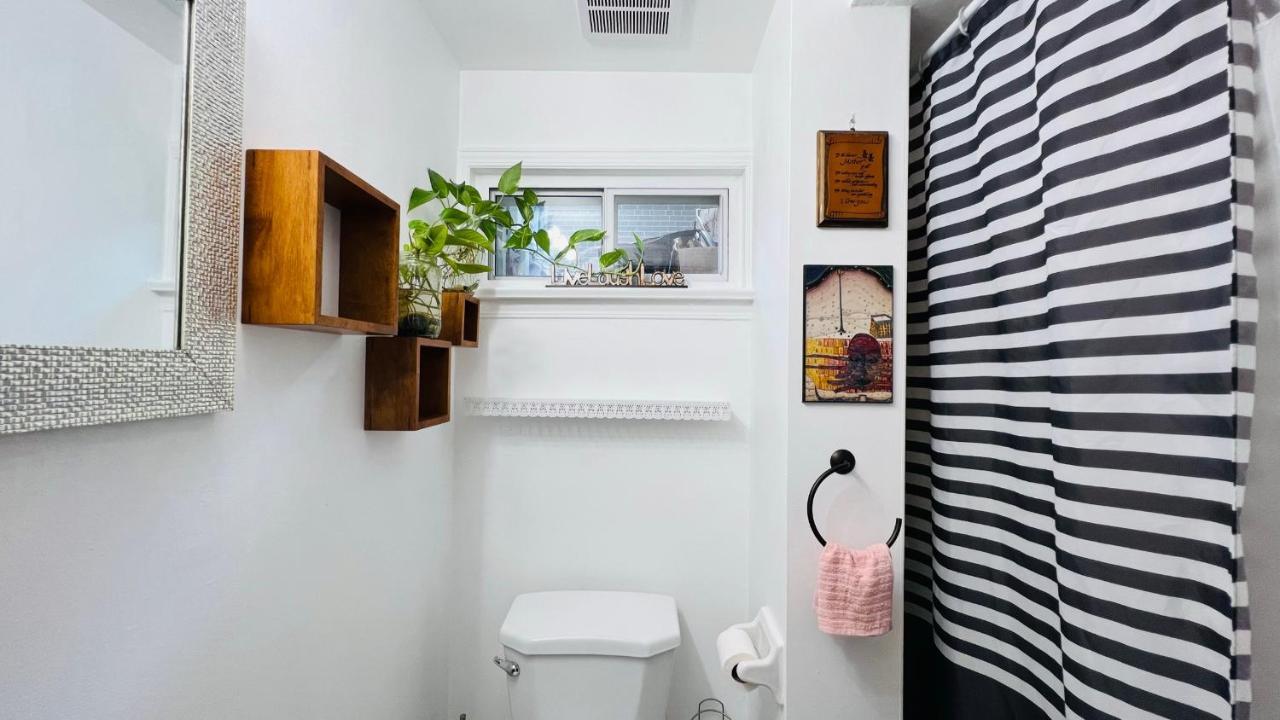 Toronto Bed & Breakfast - Free Parking Bagian luar foto
