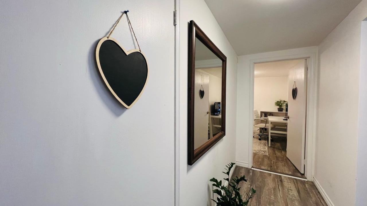Toronto Bed & Breakfast - Free Parking Bagian luar foto