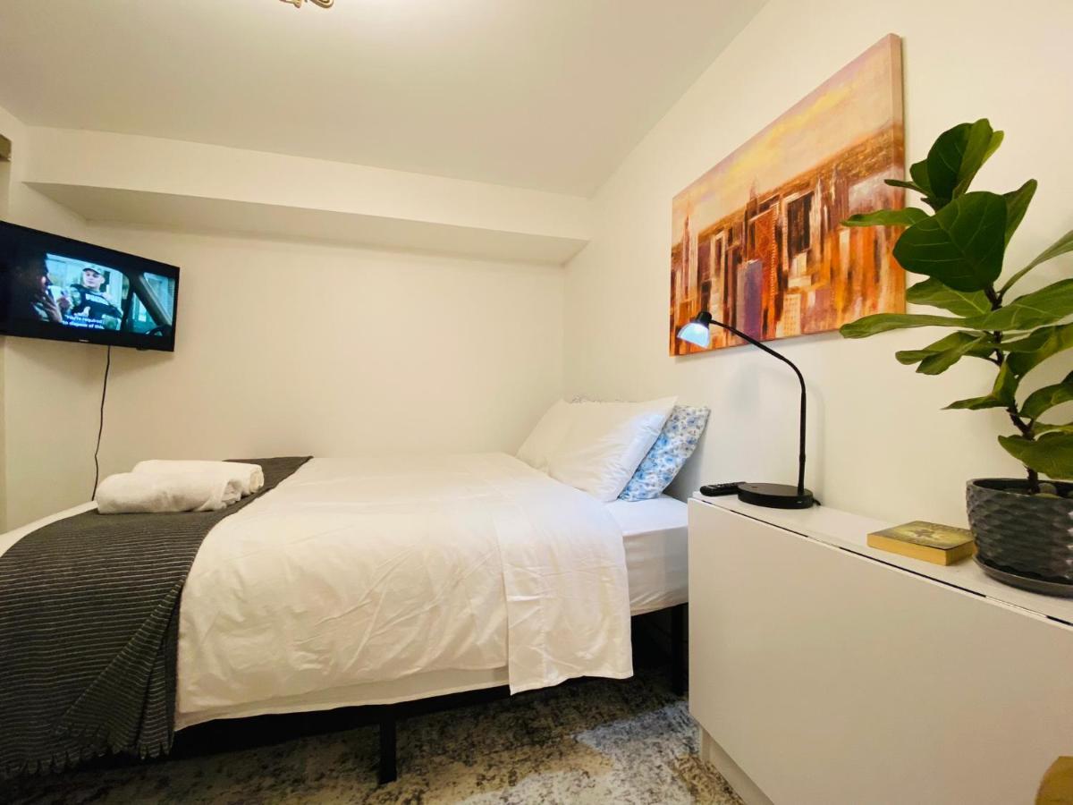 Toronto Bed & Breakfast - Free Parking Bagian luar foto