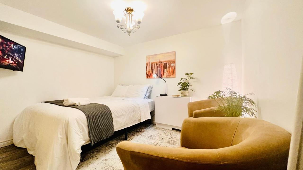 Toronto Bed & Breakfast - Free Parking Bagian luar foto