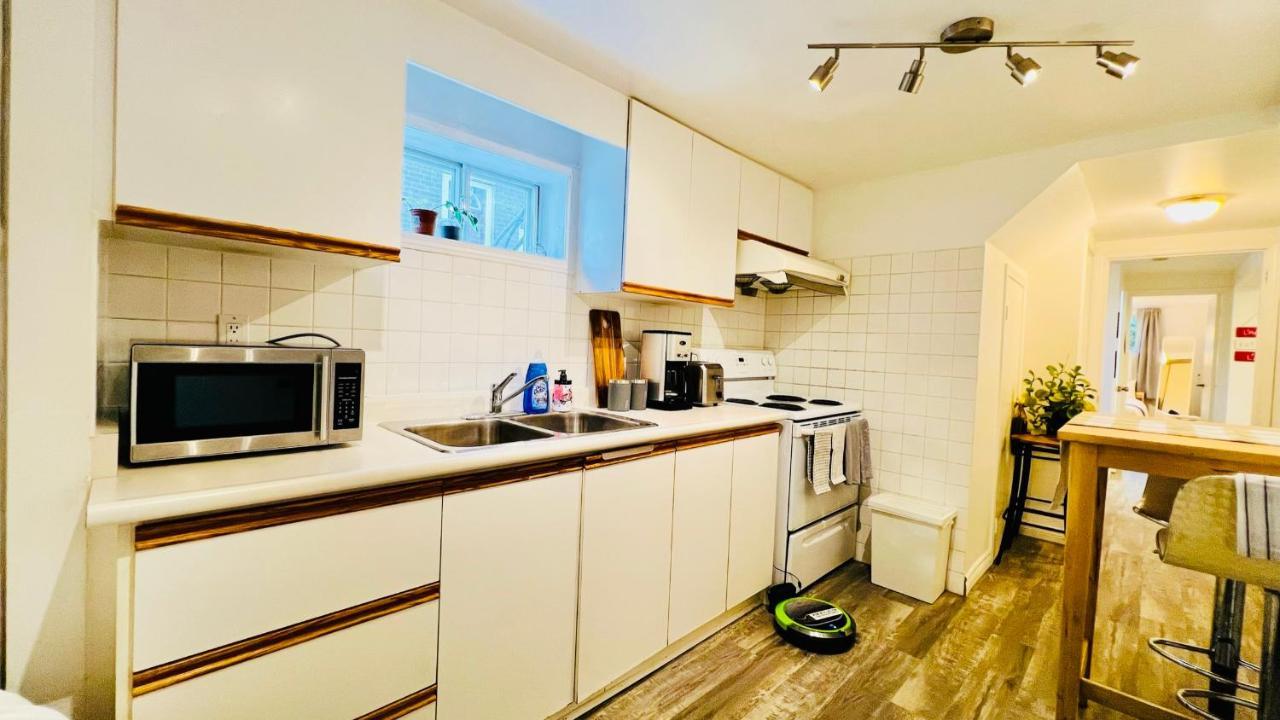 Toronto Bed & Breakfast - Free Parking Bagian luar foto