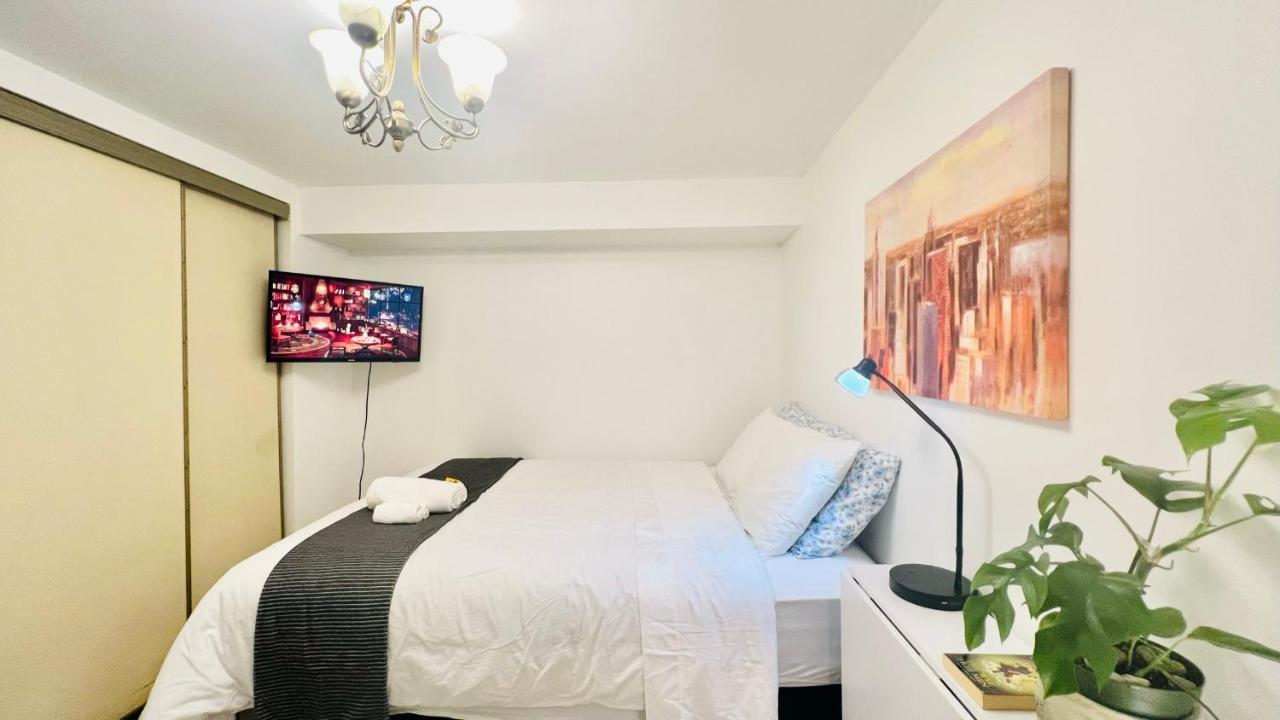 Toronto Bed & Breakfast - Free Parking Bagian luar foto
