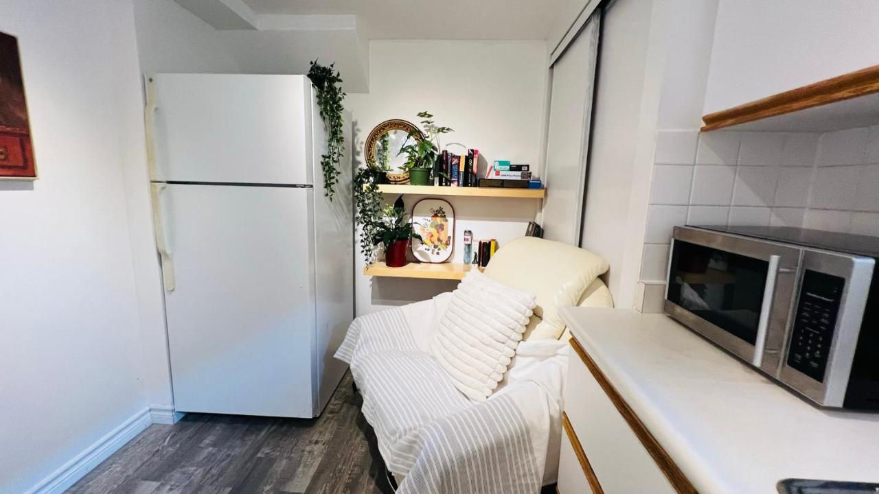 Toronto Bed & Breakfast - Free Parking Bagian luar foto