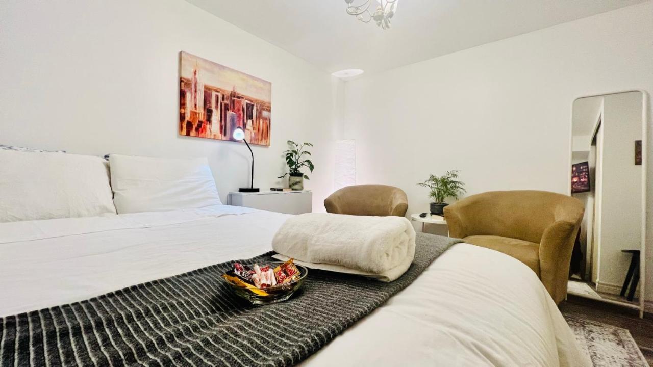 Toronto Bed & Breakfast - Free Parking Bagian luar foto