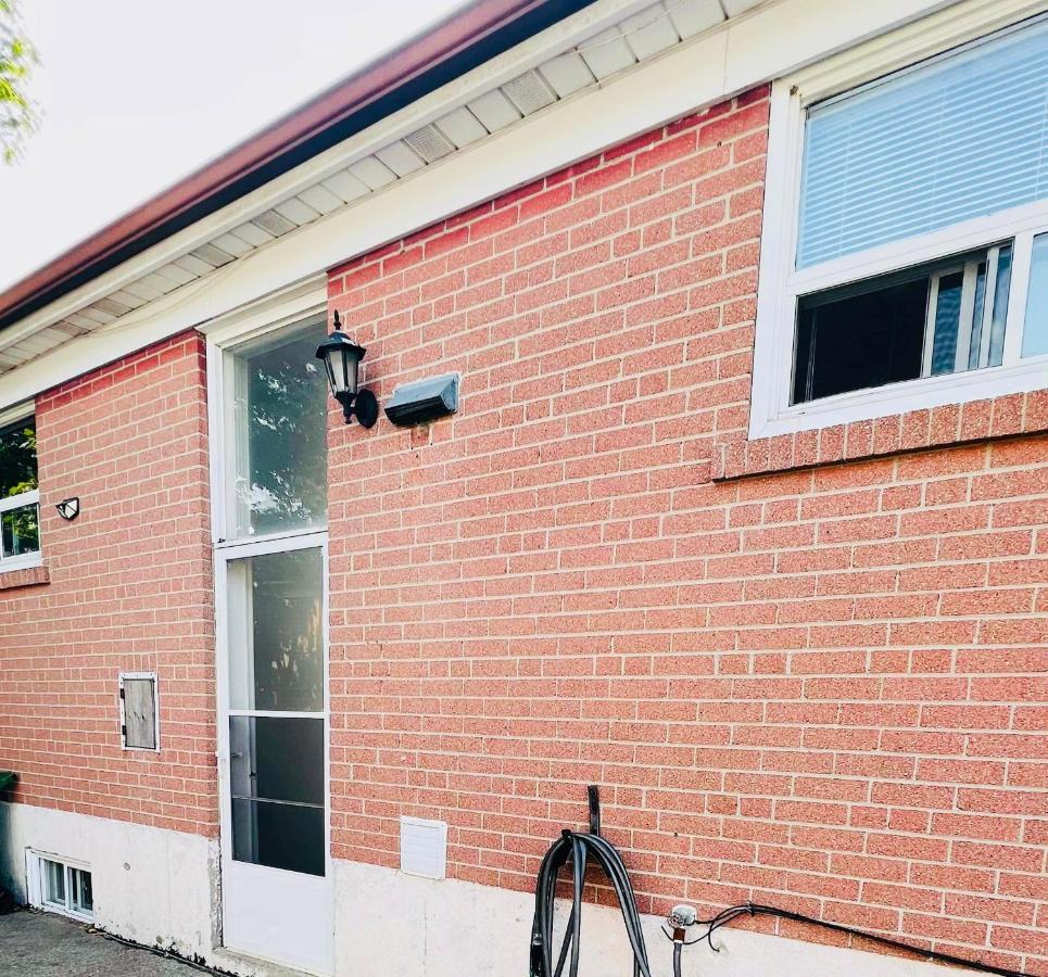 Toronto Bed & Breakfast - Free Parking Bagian luar foto
