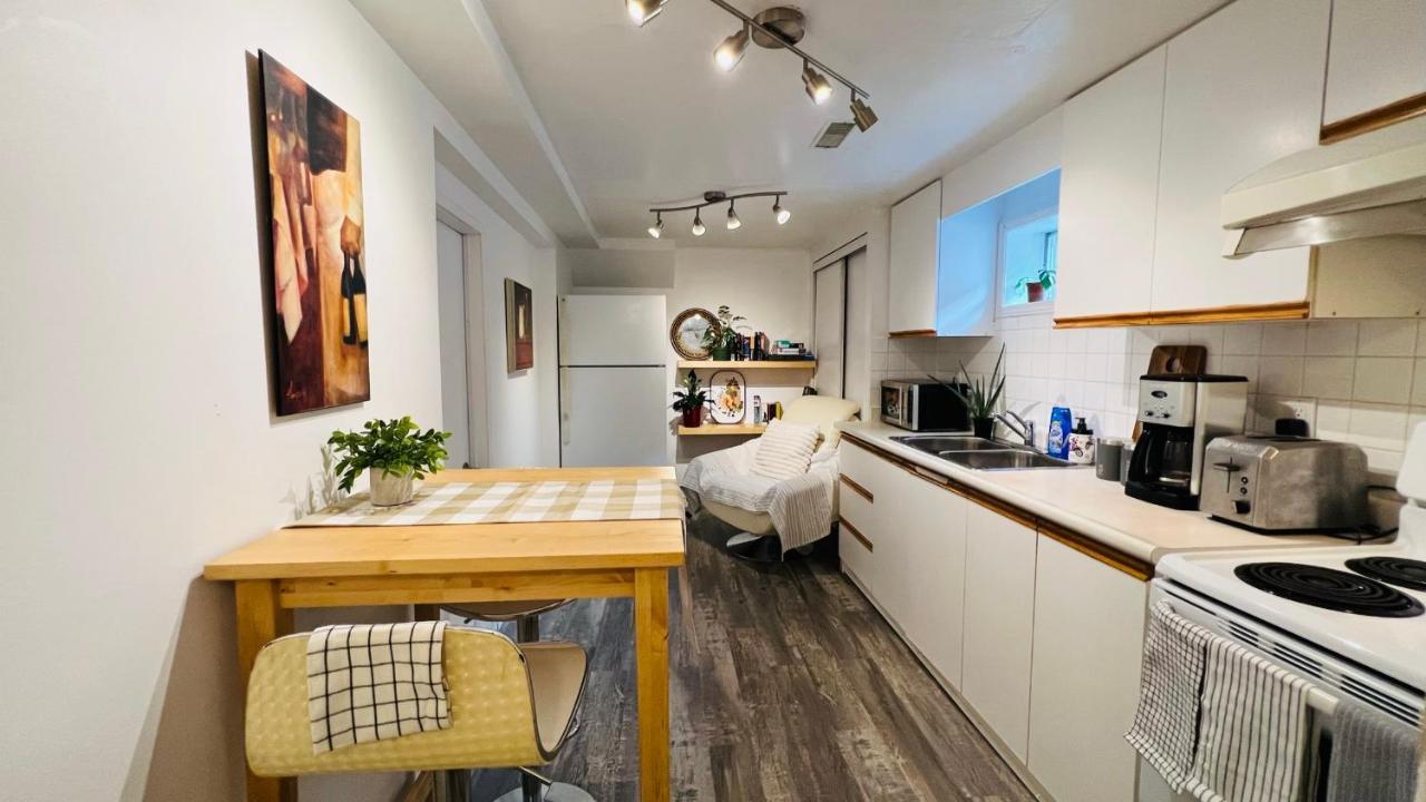Toronto Bed & Breakfast - Free Parking Bagian luar foto