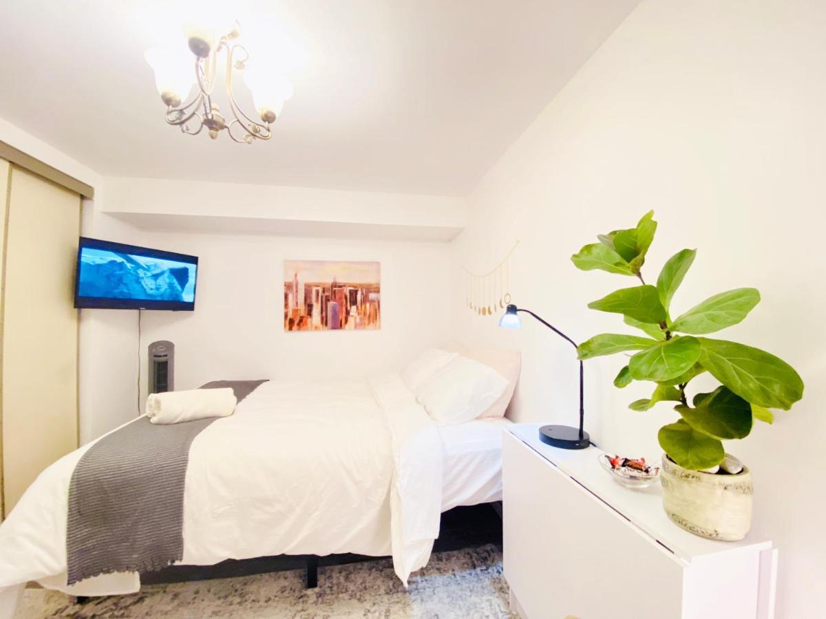 Toronto Bed & Breakfast - Free Parking Bagian luar foto