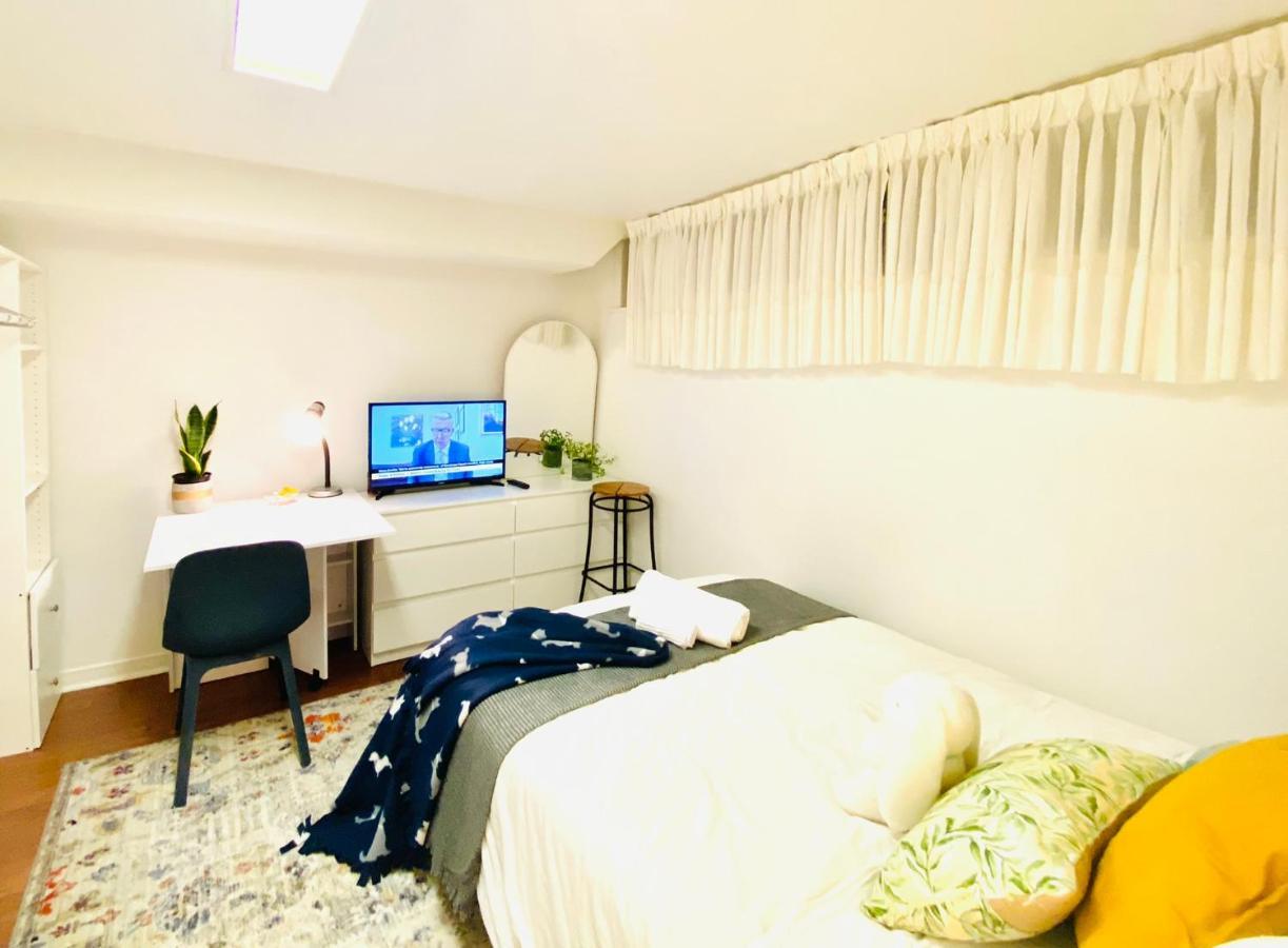 Toronto Bed & Breakfast - Free Parking Bagian luar foto