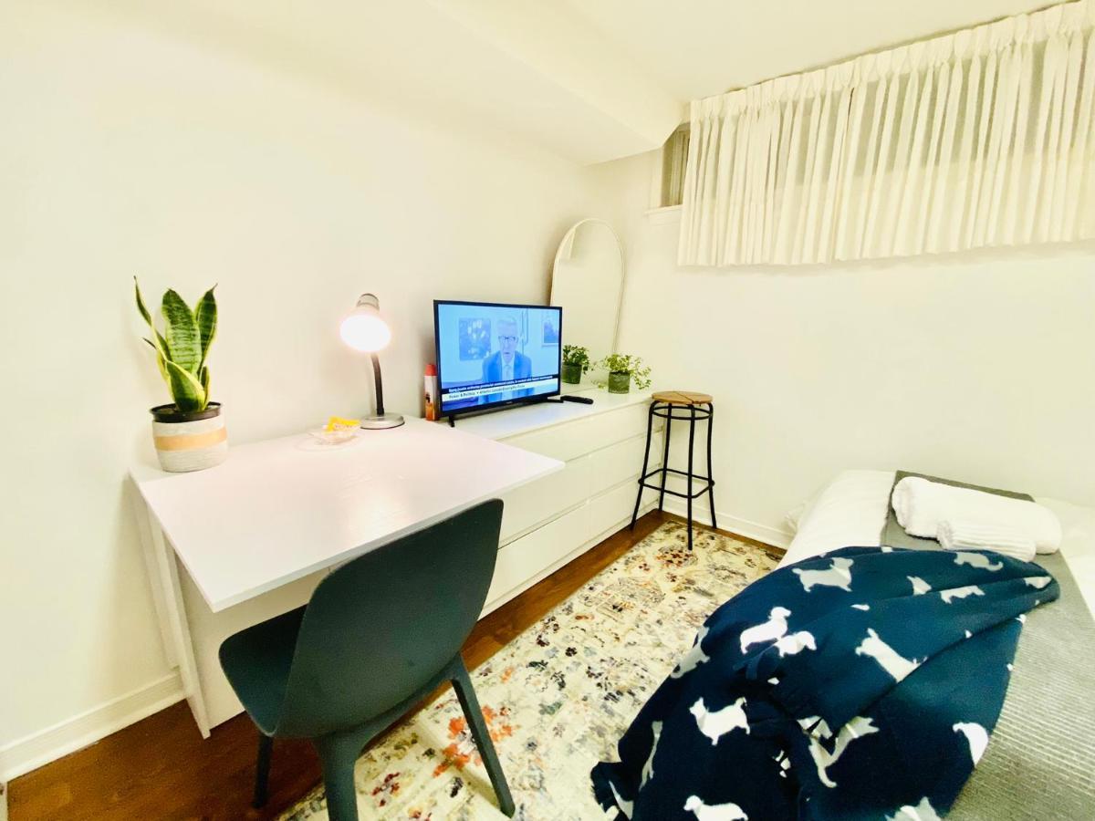Toronto Bed & Breakfast - Free Parking Bagian luar foto