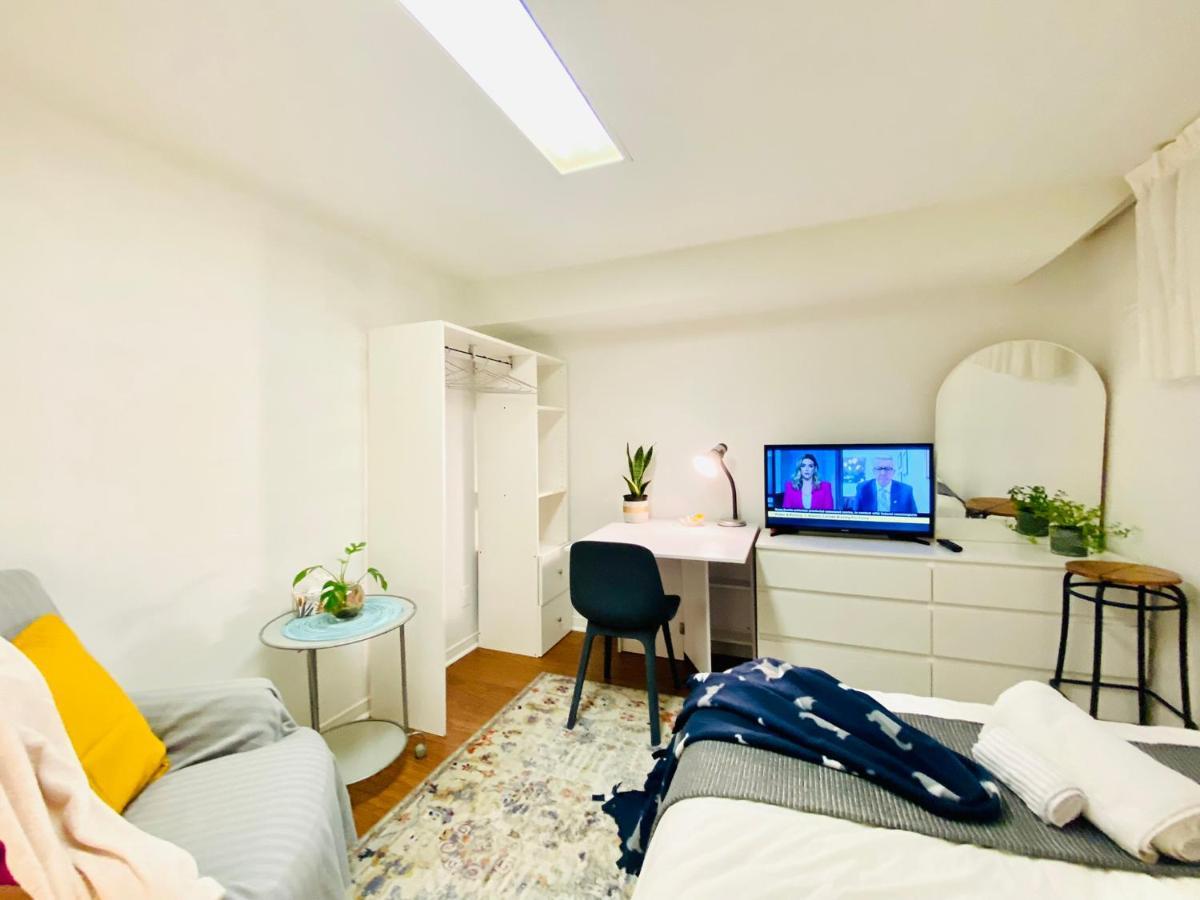 Toronto Bed & Breakfast - Free Parking Bagian luar foto