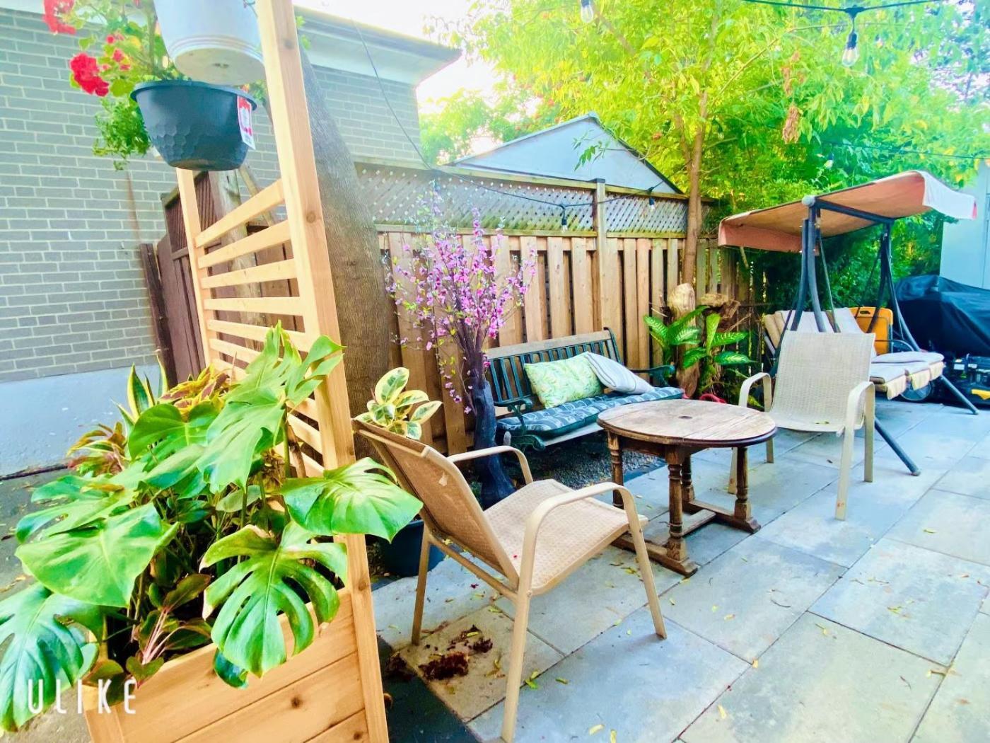Toronto Bed & Breakfast - Free Parking Bagian luar foto